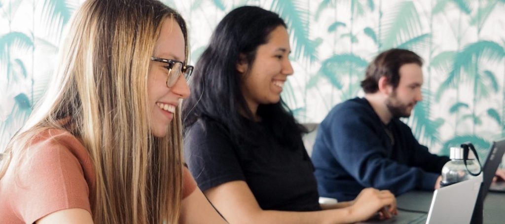 Etudiants qui travaillent à DataScientest